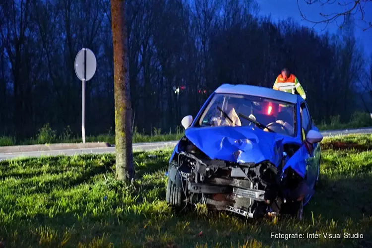 Automobilist gewond bij ongeval Zuidschermer