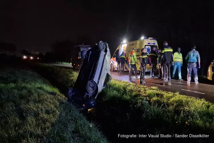 Auto crasht in Zuidschermer