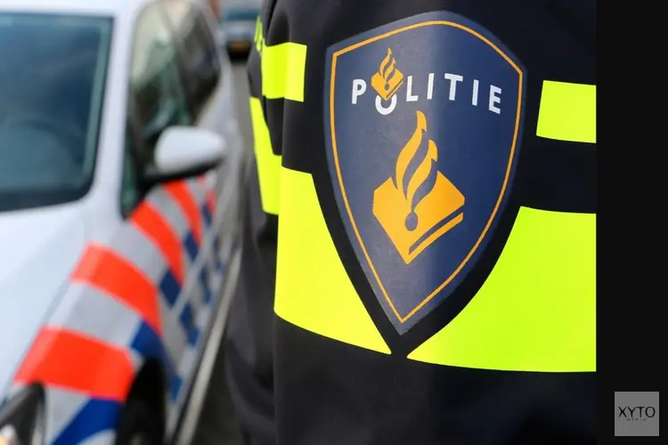 Negeren stopteken en inrijden op agent