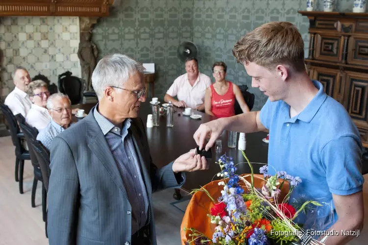 Nederlands Kampioen biljarten Sam van Etten gehuldigd