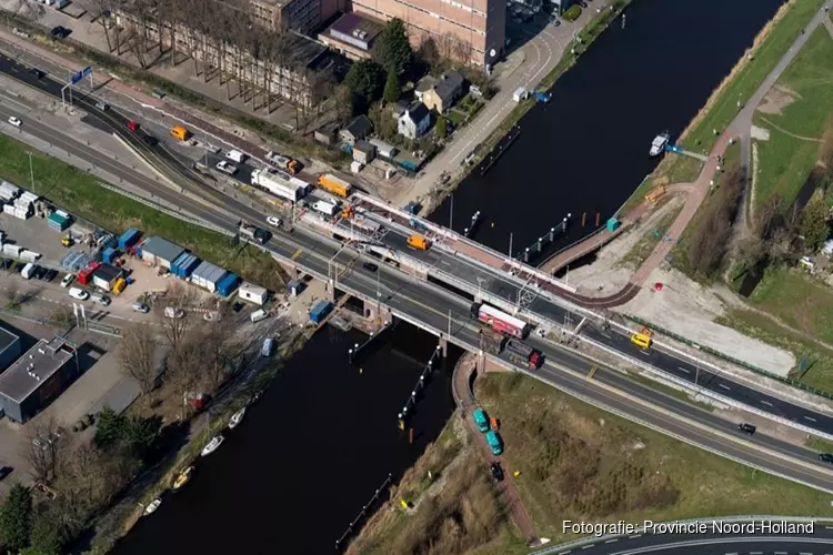 Opnieuw storing bij Leeghwaterbrug in Alkmaar: file voor de brug en A9
