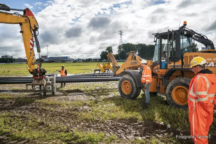 TenneT legt nieuwe hoogspanningskabel tussen Oterleek en De Weel